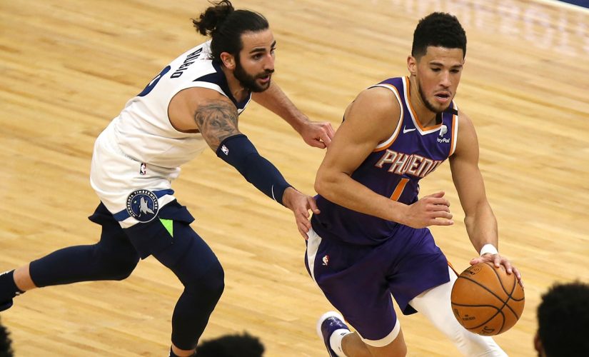 Booker scores 43 points, surging Suns beat T-wolves 118-99