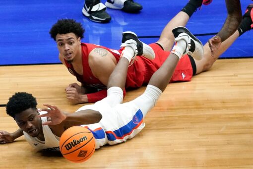 Boise State edges SMU 85-84 in NIT opener