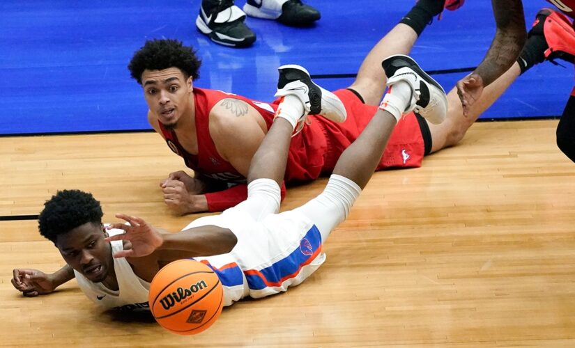 Boise State edges SMU 85-84 in NIT opener