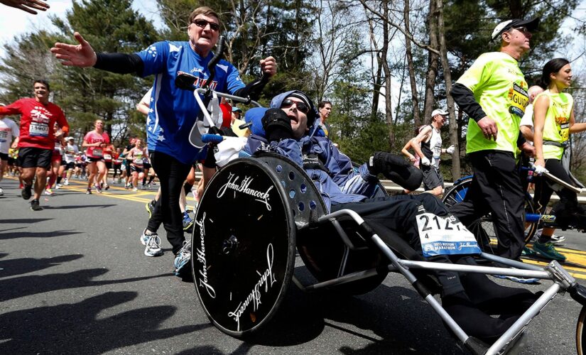 Dick Hoyt, who pushed son in multiple Boston Marathons, dies