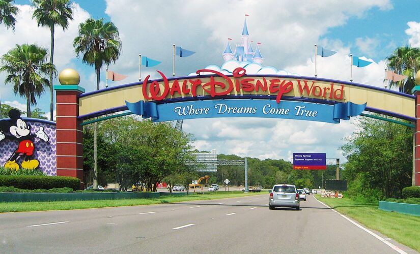Disney World announces mobile app that will serve as MagicBand wristband