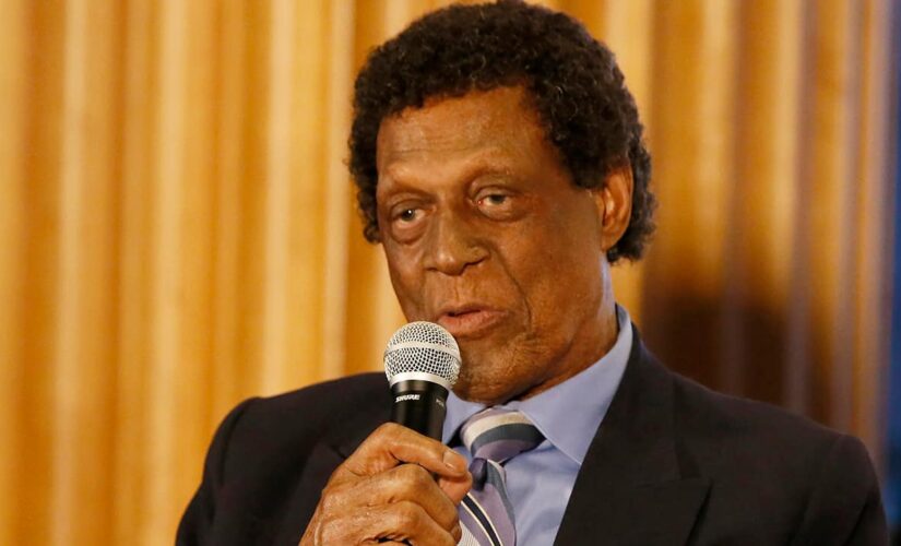 Elgin Baylor partly to blame for Lakers’ poker ban, says former teammate Gail Goodrich