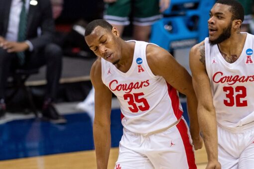 Houston beats Cleveland State 87-56 as Sampson ties Wooden