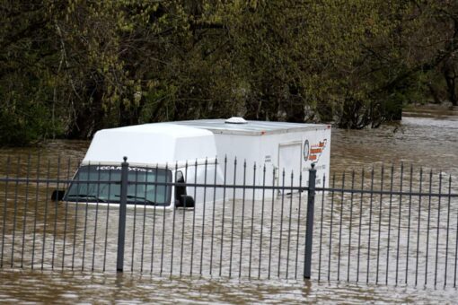 Tennessee flooding death toll grows to at least 7, officials say