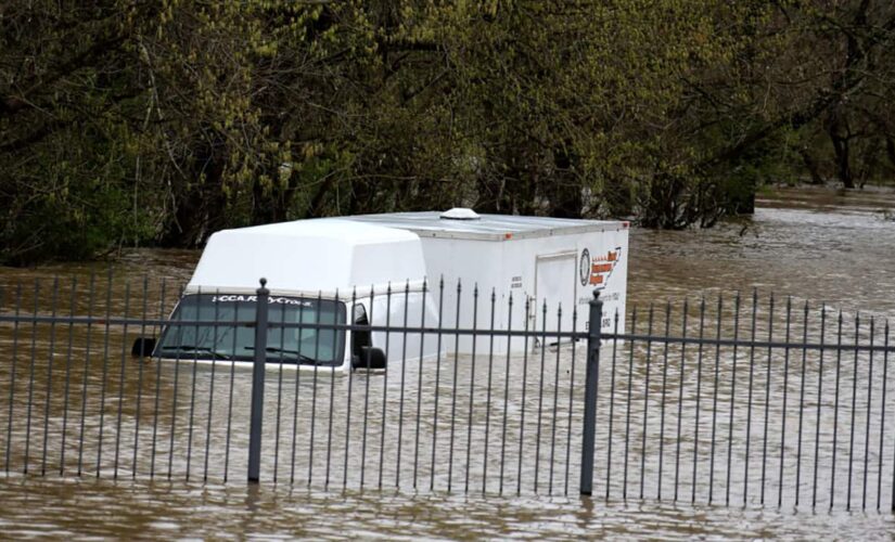 Tennessee flooding death toll grows to at least 7, officials say