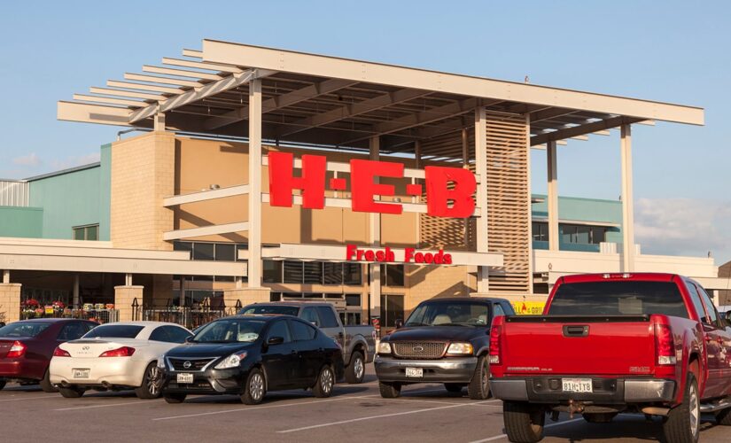 Employees of Texas supermarket chain H-E-B demand company require masks again