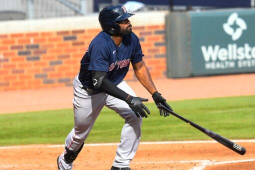 Bradley agrees to $24M, 2-year deal with Brewers