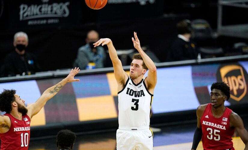 Bohannon, No. 5 Iowa run away from Nebraska 102-64