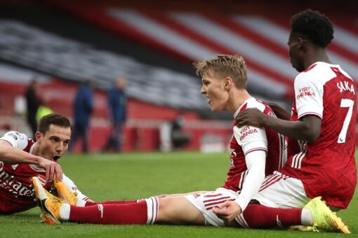 Arsenal wins derby; Man U, Leicester strengthen top-4 bids