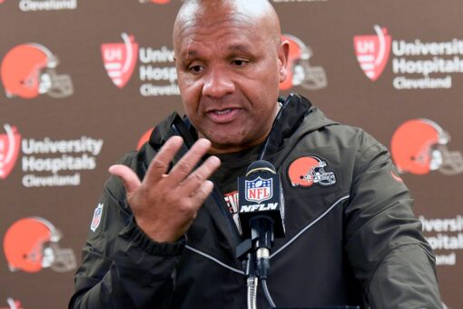 Hue Jackson says Browns gave him contract extension during 0-16 season, says he was ‘fall guy’ when fired