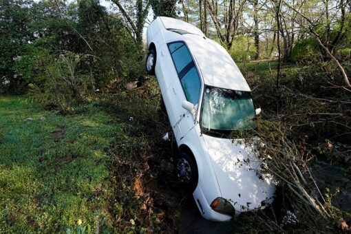Nashville, TN mayor declares state of emergency in response to deadly flooding