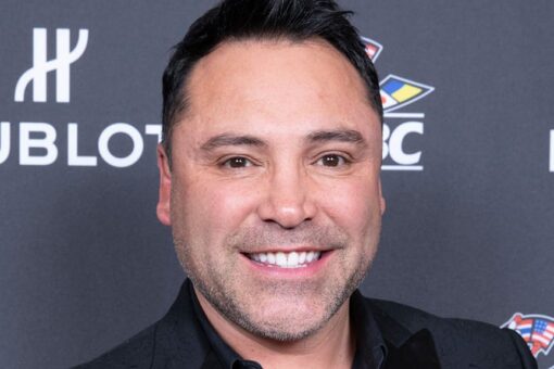 Oscar de la Hoya, 48, plans July comeback bout, hopes to fight Floyd Mayweather afterward: reports