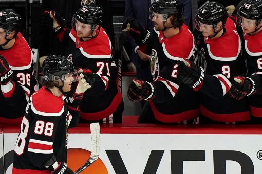 Kane scores 400th goal as Blackhawks beat Red Wings 7-2
