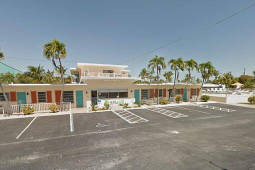 Maryland woman dies after getting stuck in Florida hotel window