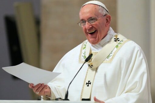 Pope decries lack of access to drinking water for many