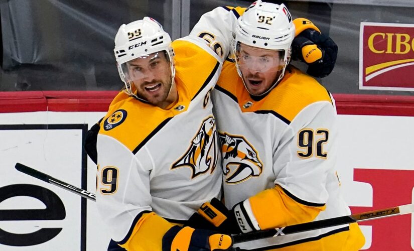 Josi lifts Predators past Blackhawks 3-2 for 5th straight