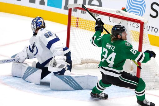 Hintz scores late, Stars edge Lightning 4-3 in Cup rematch