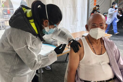 COVID-19 vaccinations see record daily high at 2.9M, White House says