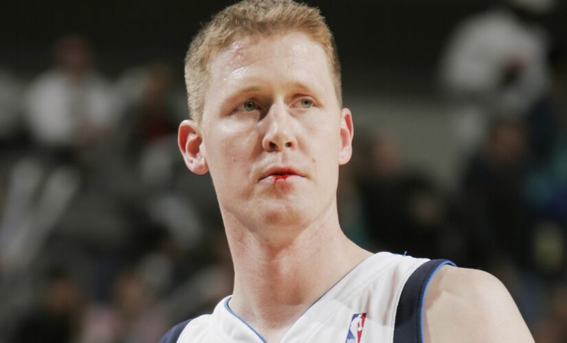 Ex-NBA star Shawn Bradley paralyzed after being struck by car while on bicycle
