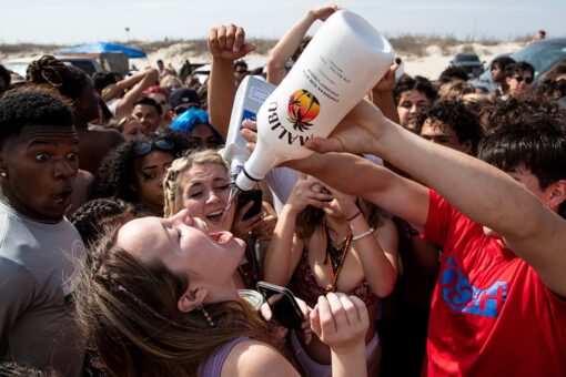 Miami Beach imposes curfew over spring breakers, declares state of emergency