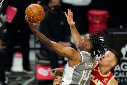 Reserves lead Clippers’ huge rally to 119-110 win over Hawks