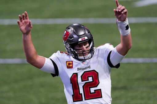 Tom Brady signs contract extension with the Bucs: ‘In pursuit of 8’