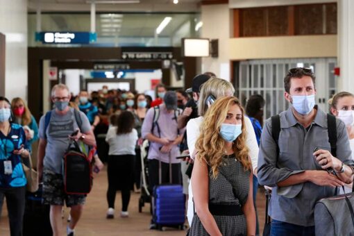 Hawaii beaches packed with hordes of maskless spring breakers: reports