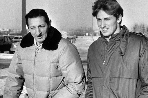 Wayne Gretzky gives emotional eulogy at father’s funeral: ‘He was a remarkable man’