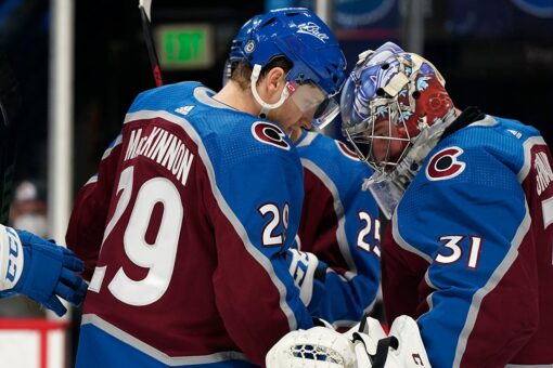 Avalanche score last 6 goals in 8-4 win over Ducks