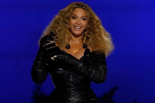 Beyoncé shares rare snaps of her and her children during family beach outing