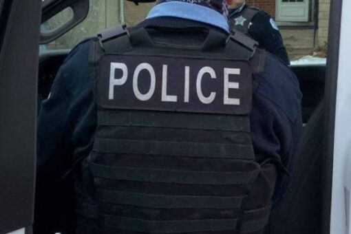 Chicago police sergeant shot in face outside precinct