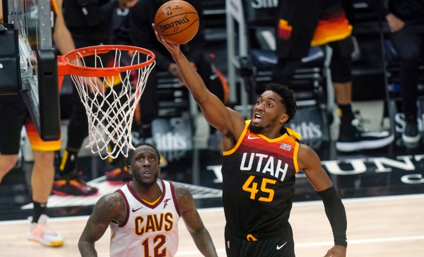 Jazz run win streak to 6 games with 114-75 win over Cavs