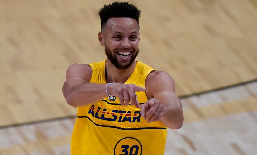 Steph Curry gives rare fiery speech to Warriors teammates during loss to Clippers