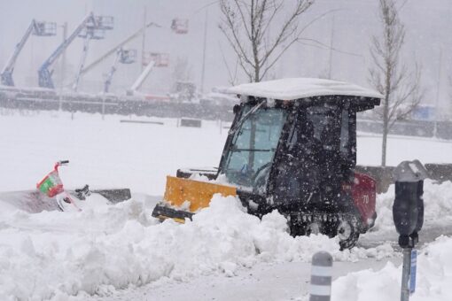 National weather forecast: Wintry mix heading east