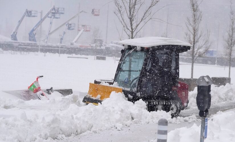 National weather forecast: Wintry mix heading east