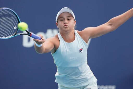 Barty, Medvedev rise to challenge on tough day at Miami Open
