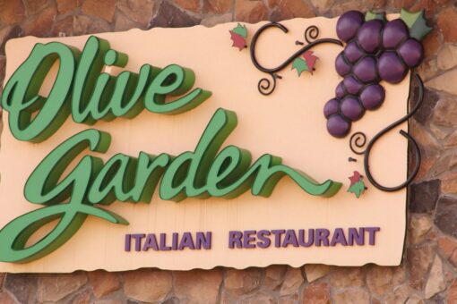 Police find car chase suspect hiding in Olive Garden women’s room: report