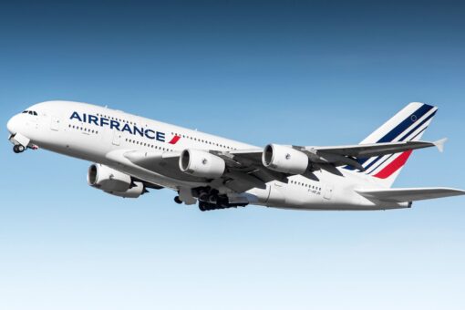 Air France passenger forces plane to make emergency landing after acting aggressive, pounding on cockpit door