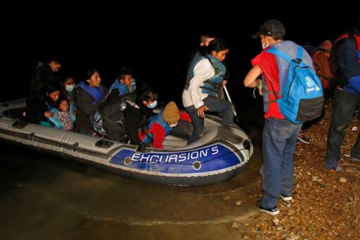 Biden border crisis ‘completely out of control,’ former Border Patrol official warns on ‘America’s Newsroom’