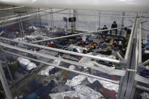 Border Patrol video shows smugglers abandoning 5 year-old, 3-year-old at the border