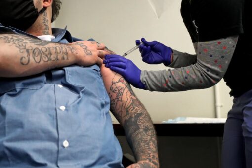 Surgeon tells Tucker COVID vaccine is ‘powerful and effective,’ but ‘not a one-size-fits-all’