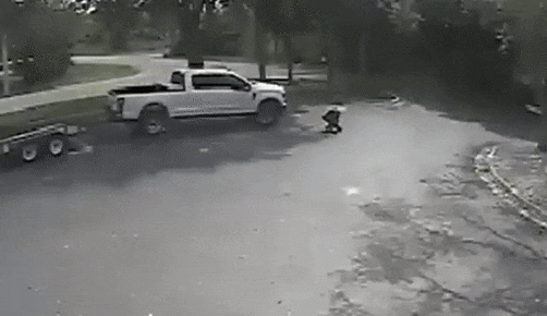 Florida driver mows down woman in Cracker Barrel parking lot
