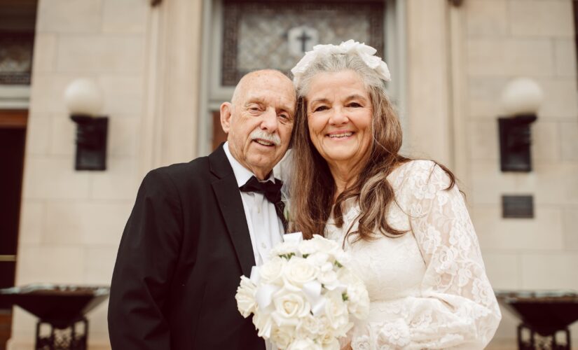 Iowa couple celebrates 50th anniversary by recreating wedding photos at the same church