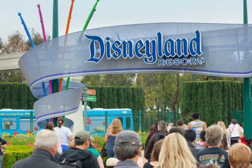 Disneyland ticket sales, reservations see 9-hour wait time ahead of reopening