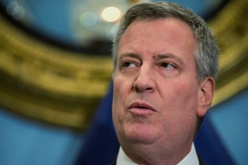 NYC’s de Blasio mum after NYPD cops seen on video being harassed