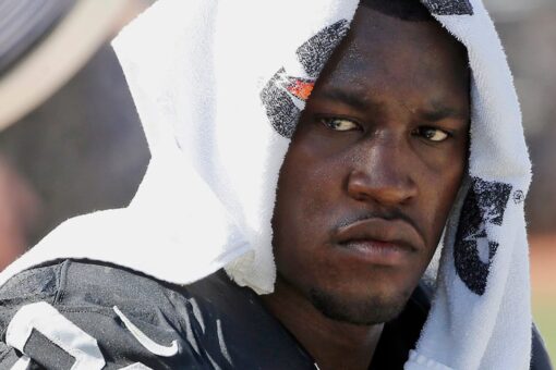 Aldon Smith wanted by Louisiana police following alleged 2nd-degree battery at a coffee shop