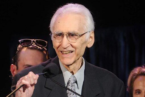 Former Four Seasons member Joe Long dead at 79