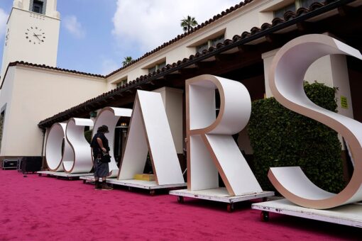 Oscars 2021 kick off as ‘maskless’ movie, presenter Regina King declares