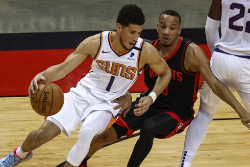 Booker scores 36 as Suns beat Rockets for 6th straight win