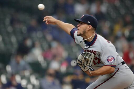 Berríos, Burnes duel no-hit bids; Buxton HR lifts Twins 2-0